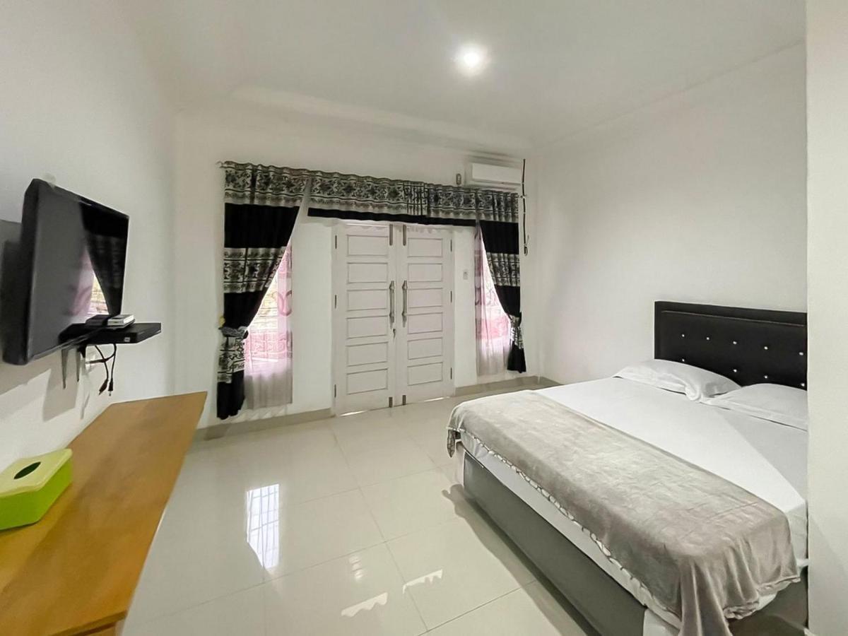 Hotel Lucky 21 Syariah Mitra Reddoorz Lubuklinggau Ngoại thất bức ảnh